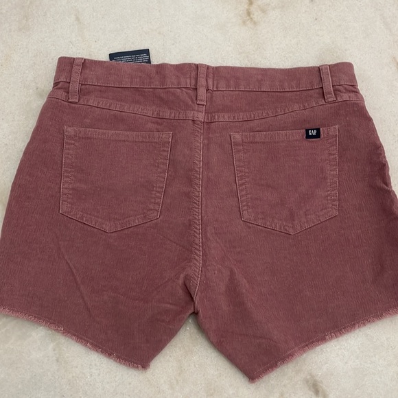 GAP Frayed Hem Corduroy Shorts 4” inseam Size 4 - Picture 2 of 2